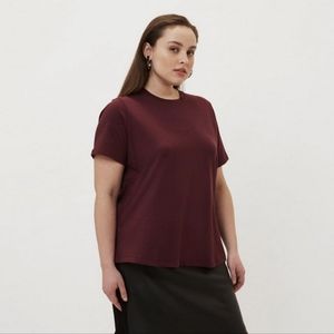 Universal standard Tee Rex burgundy sz XS (fits like M-L)